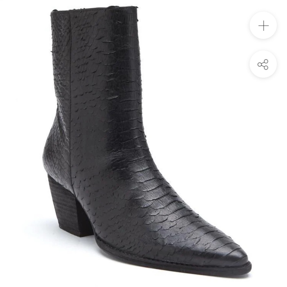 Matisse Black Ankle Booties Sleek Textured Design